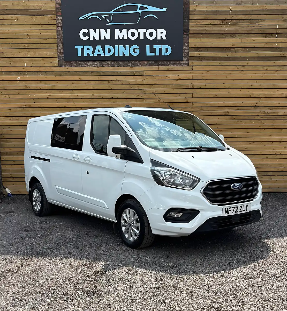 Used 2022 Ford Transit Custom Limited Frozen White - Front View