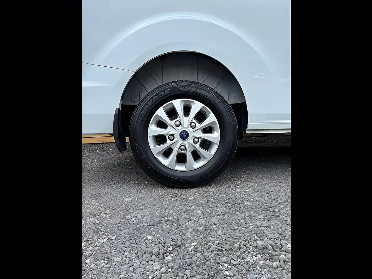 Used 2022 Ford Transit Custom Limited Frozen White - Interior and Exterior details 12