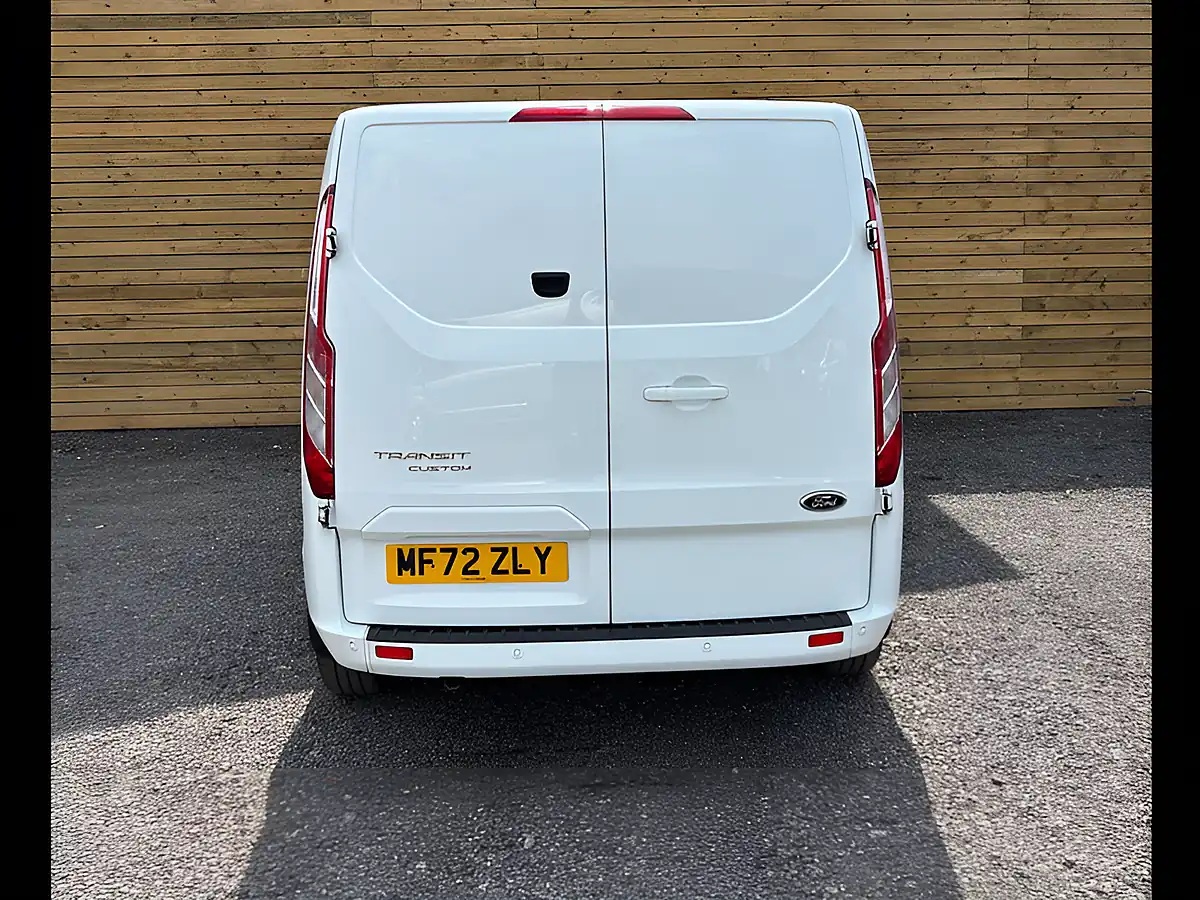 Used 2022 Ford Transit Custom Limited Frozen White - Interior and Exterior details 16