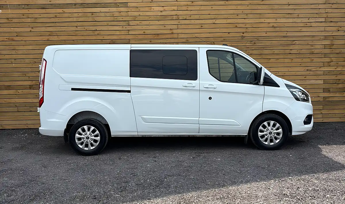 Used 2022 Ford Transit Custom Limited Frozen White - Interior and Exterior details 3