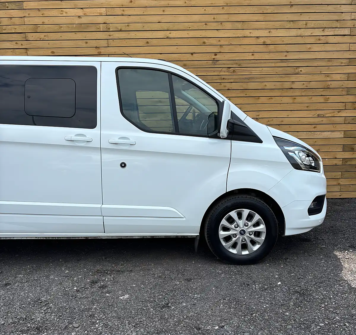 Used 2022 Ford Transit Custom Limited Frozen White - Interior and Exterior details 5