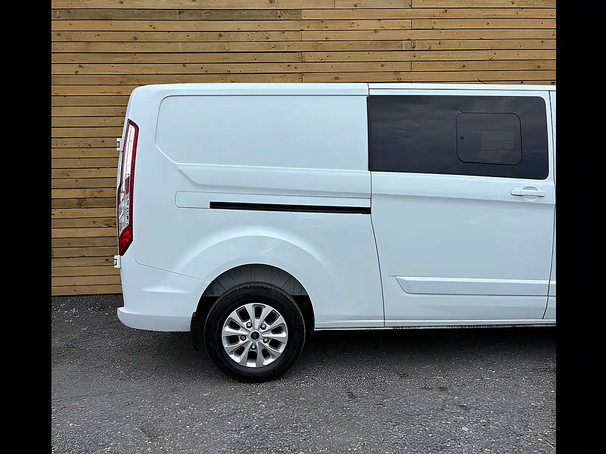 Used 2022 Ford Transit Custom Limited Frozen White - Interior and Exterior details 8