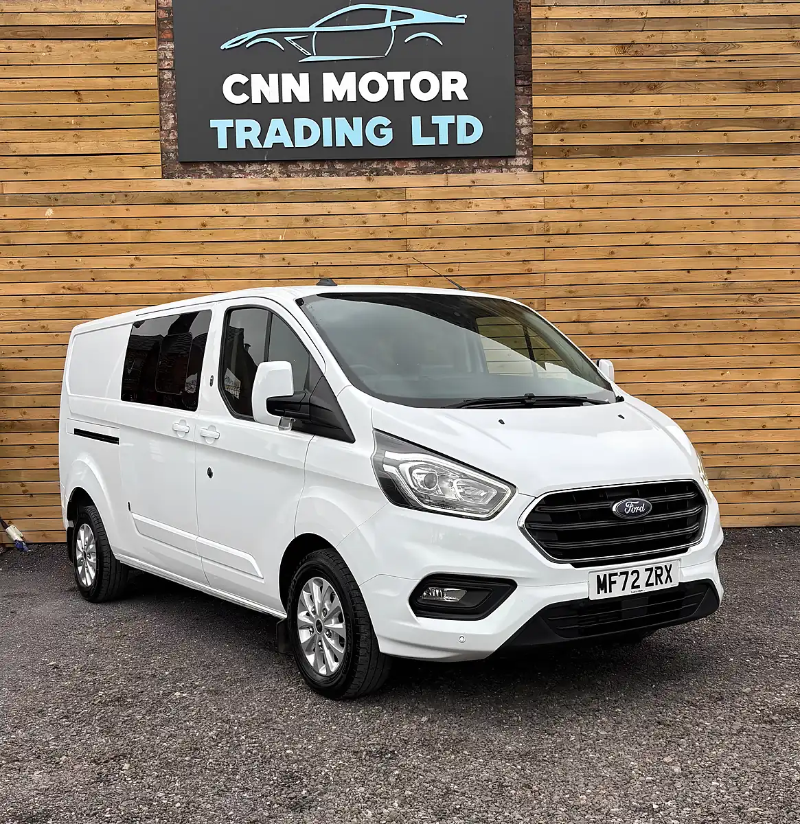 Used 2022 Ford Transit Custom Limited Frozen White - Front View