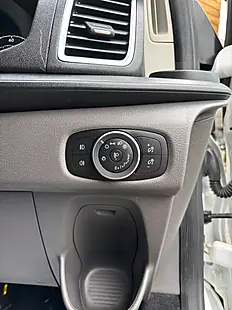Used 2022 Ford Transit Custom Limited Frozen White - Interior and Exterior details 15