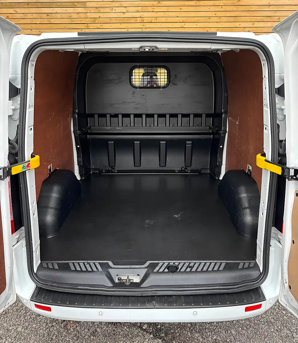 Used 2022 Ford Transit Custom Limited Frozen White - Interior and Exterior details 20