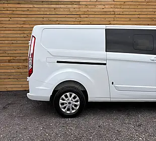 Used 2022 Ford Transit Custom Limited Frozen White - Interior and Exterior details 4