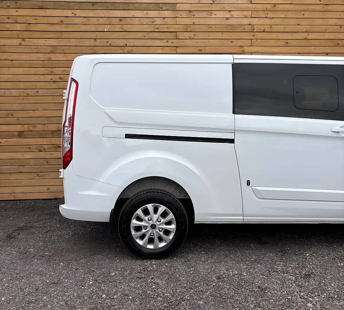 Used 2022 Ford Transit Custom Limited Frozen White - Interior and Exterior details 4