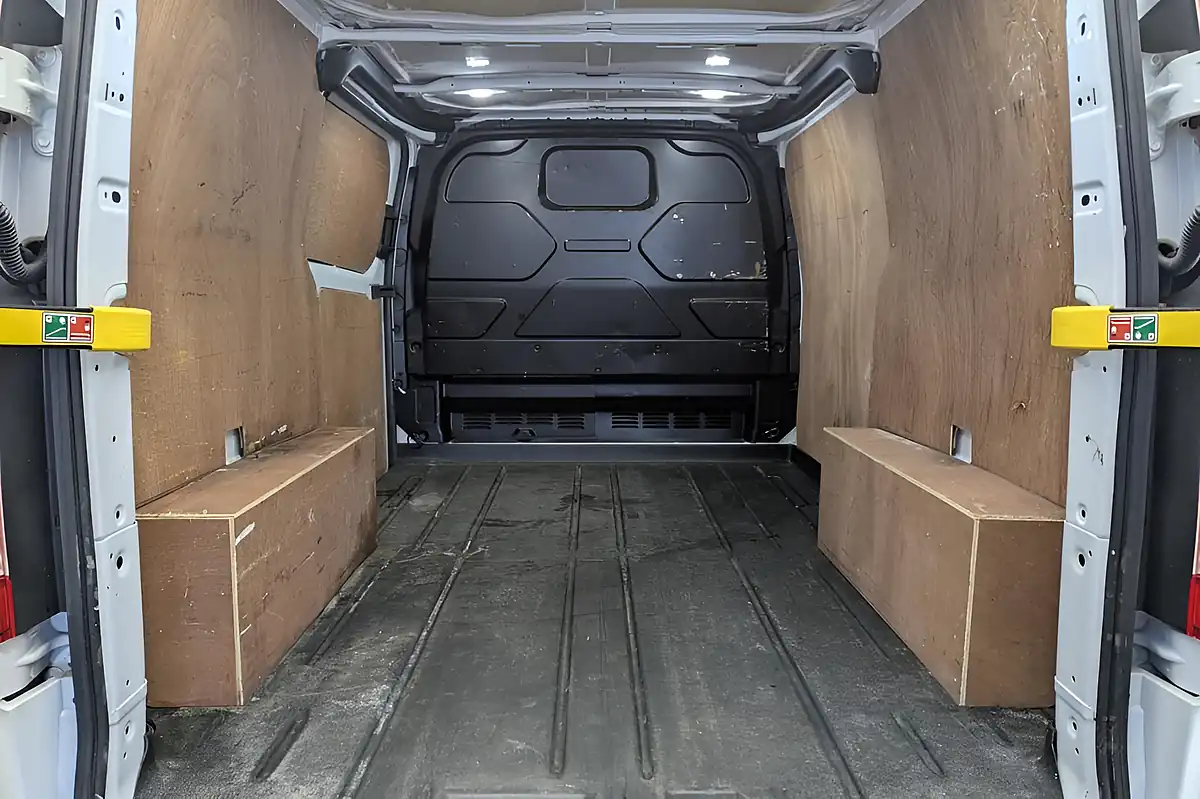 Used 2022 Ford Transit Custom Limited Frozen White - Interior and Exterior details 11