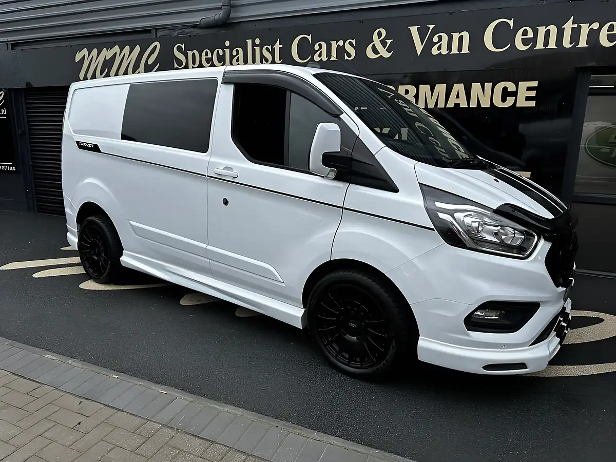 Used 2022 Ford Transit Custom Limited Frozen White - Front View