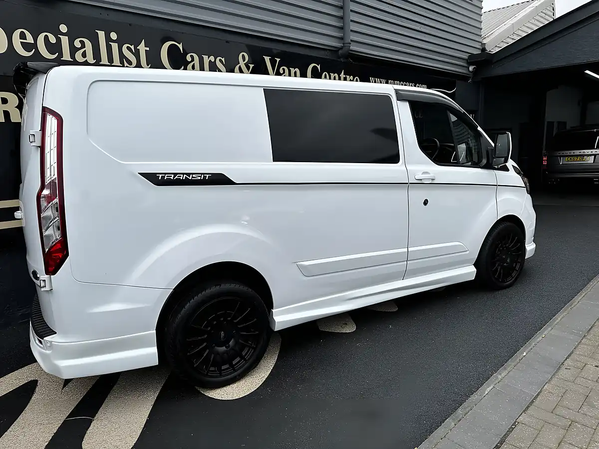 Used 2022 Ford Transit Custom Limited Frozen White - Interior and Exterior details 3