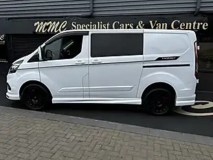 Used 2022 Ford Transit Custom Limited Frozen White - Interior and Exterior details 4