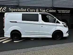 Used 2022 Ford Transit Custom Limited Frozen White - Interior and Exterior details 5