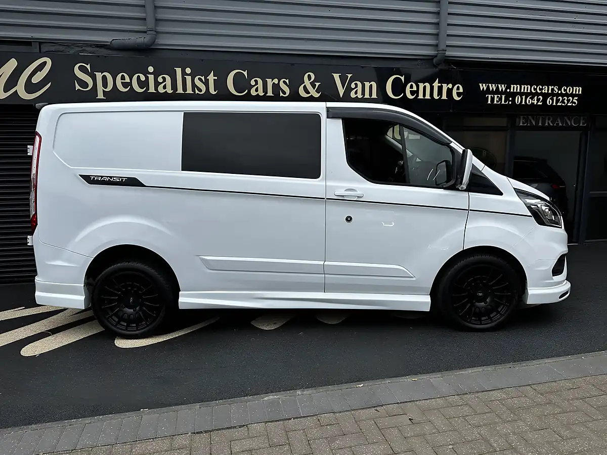 Used 2022 Ford Transit Custom Limited Frozen White - Interior and Exterior details 5