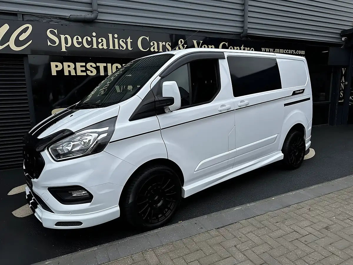Used 2022 Ford Transit Custom Limited Frozen White - Interior and Exterior details 6