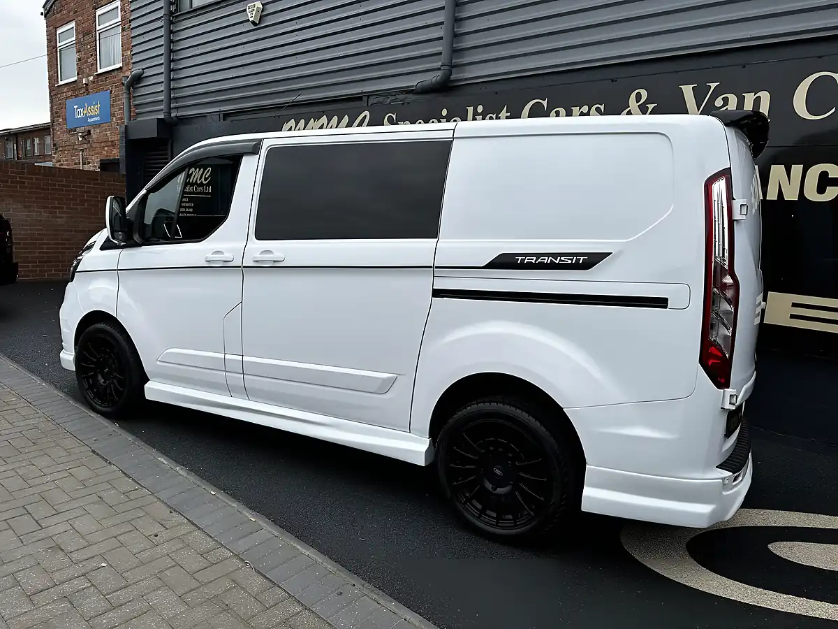 Used 2022 Ford Transit Custom Limited Frozen White - Interior and Exterior details 7