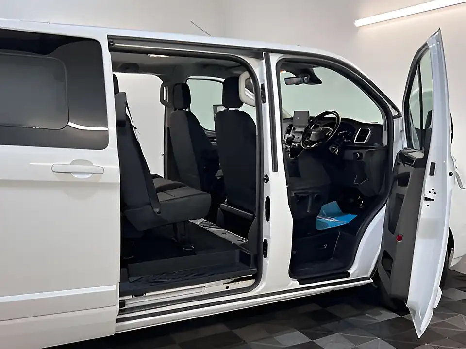 Used 2022 Ford Transit Custom Limited Frozen White - Interior and Exterior details 10