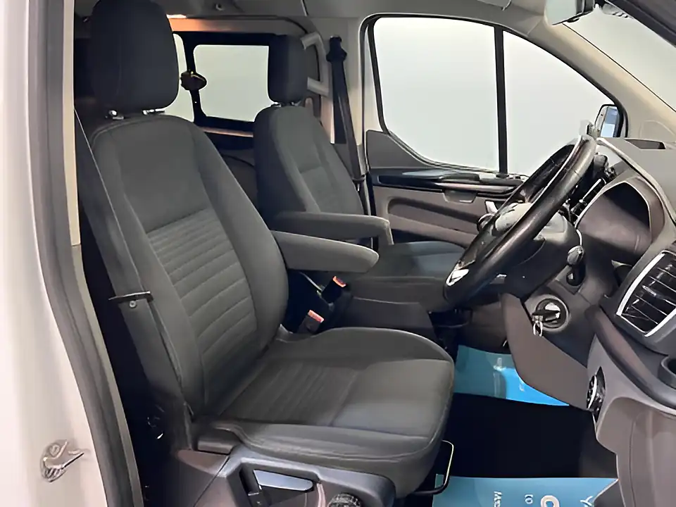 Used 2022 Ford Transit Custom Limited Frozen White - Interior and Exterior details 14