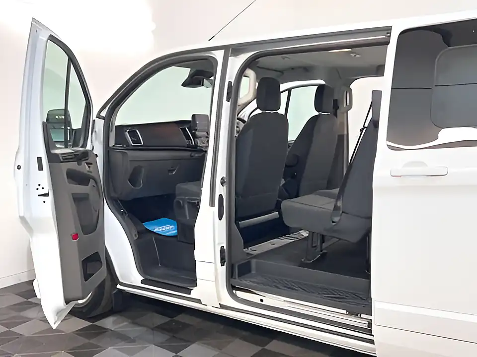 Used 2022 Ford Transit Custom Limited Frozen White - Interior and Exterior details 15