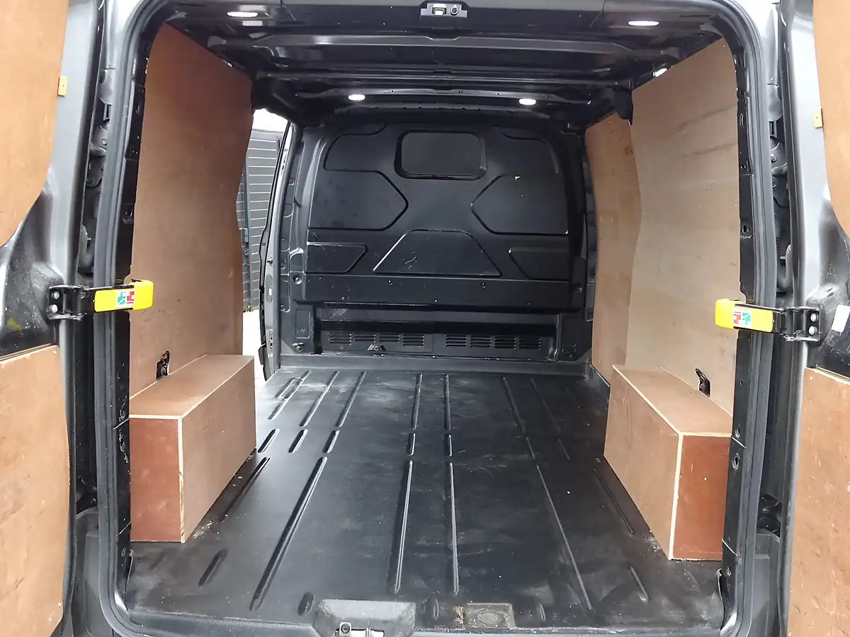 Used 2022 Ford Transit Custom Limited L1 H1 Swb Grey - Interior and Exterior details 13