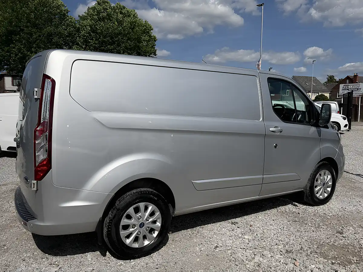 Used 2022 Ford Transit Custom Limited L1 H1 (swb) Moondust Silver - Interior and Exterior details 11