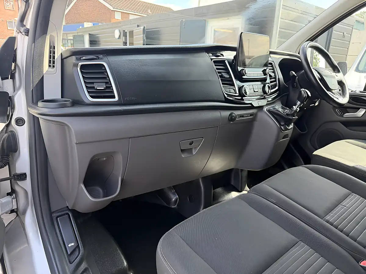 Used 2022 Ford Transit Custom Limited L1 H1 (swb) Moondust Silver - Interior and Exterior details 12