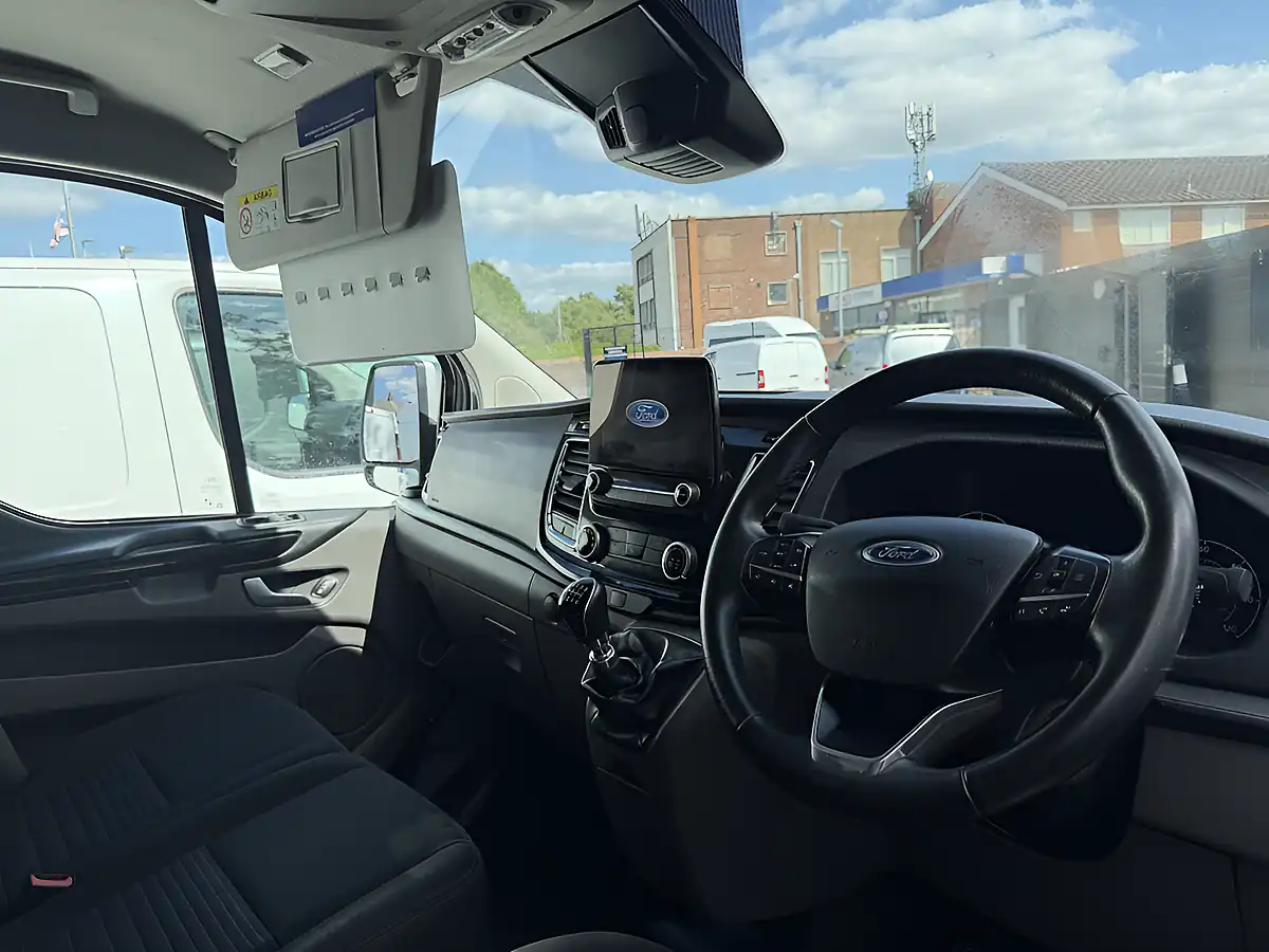 Used 2022 Ford Transit Custom Limited L1 H1 (swb) Moondust Silver - Interior and Exterior details 3