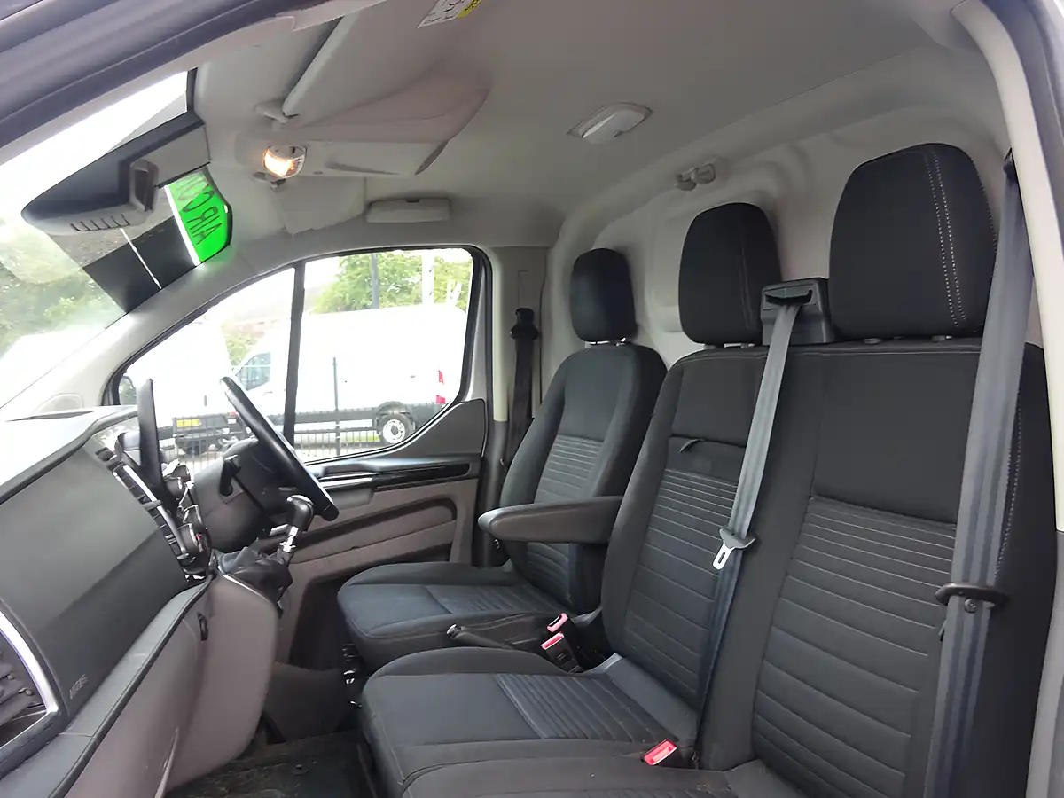 Used 2022 Ford Transit Custom Limited L1 H1 (swb) Silver - Interior and Exterior details 10