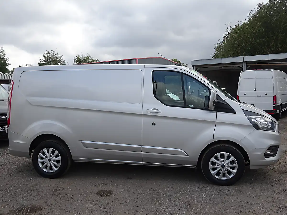 Used 2022 Ford Transit Custom Limited L1 H1 (swb) Silver - Interior and Exterior details 18
