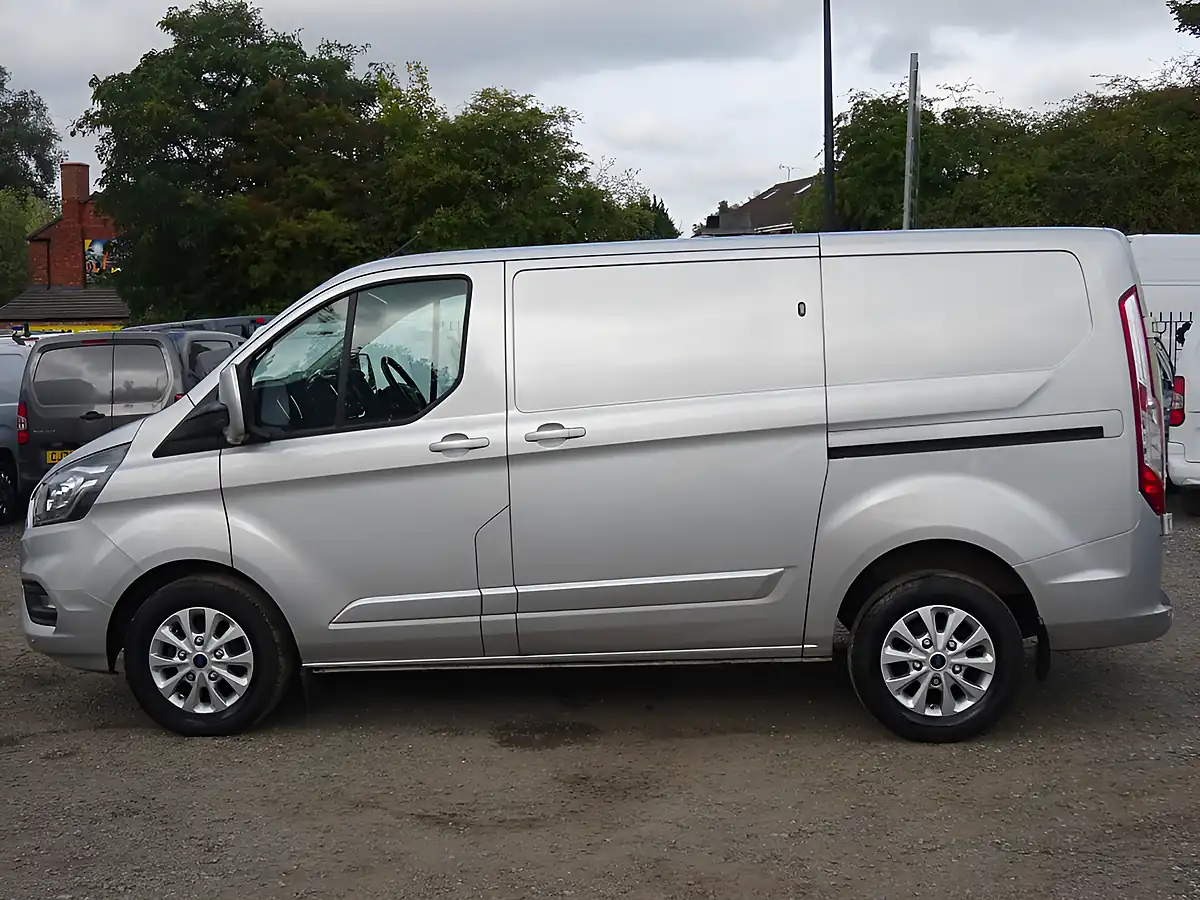 Used 2022 Ford Transit Custom Limited L1 H1 (swb) Silver - Interior and Exterior details 9