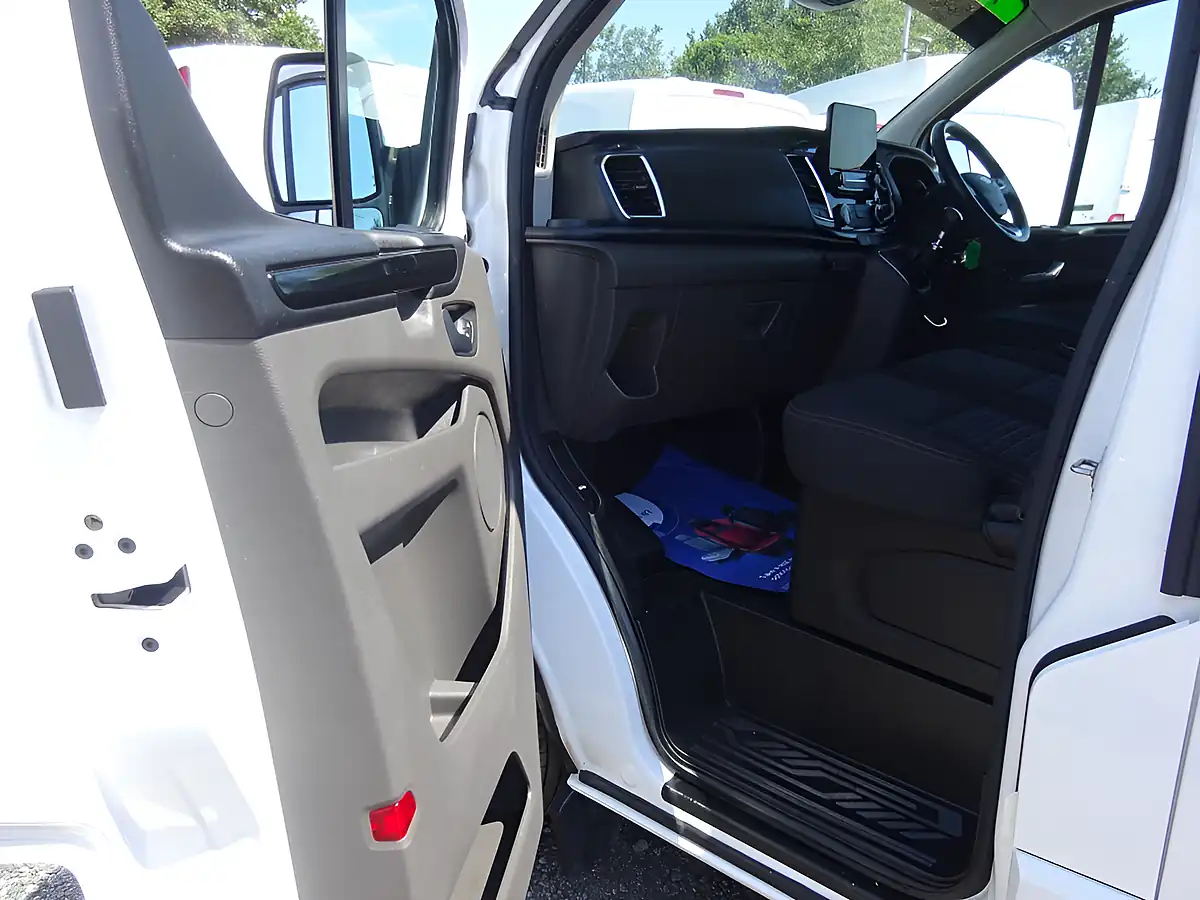 Used 2022 Ford Transit Custom Limited L1 H1 (swb) White - Interior and Exterior details 12