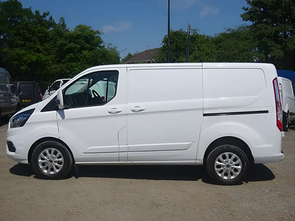 Used 2022 Ford Transit Custom Limited L1 H1 (swb) White - Interior and Exterior details 8