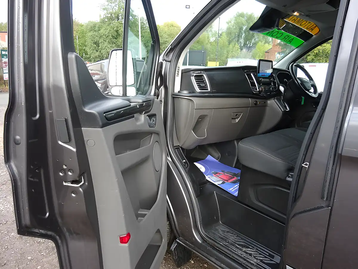 Used 2022 Ford Transit Custom Limited L1 (swb) Grey - Interior and Exterior details 14