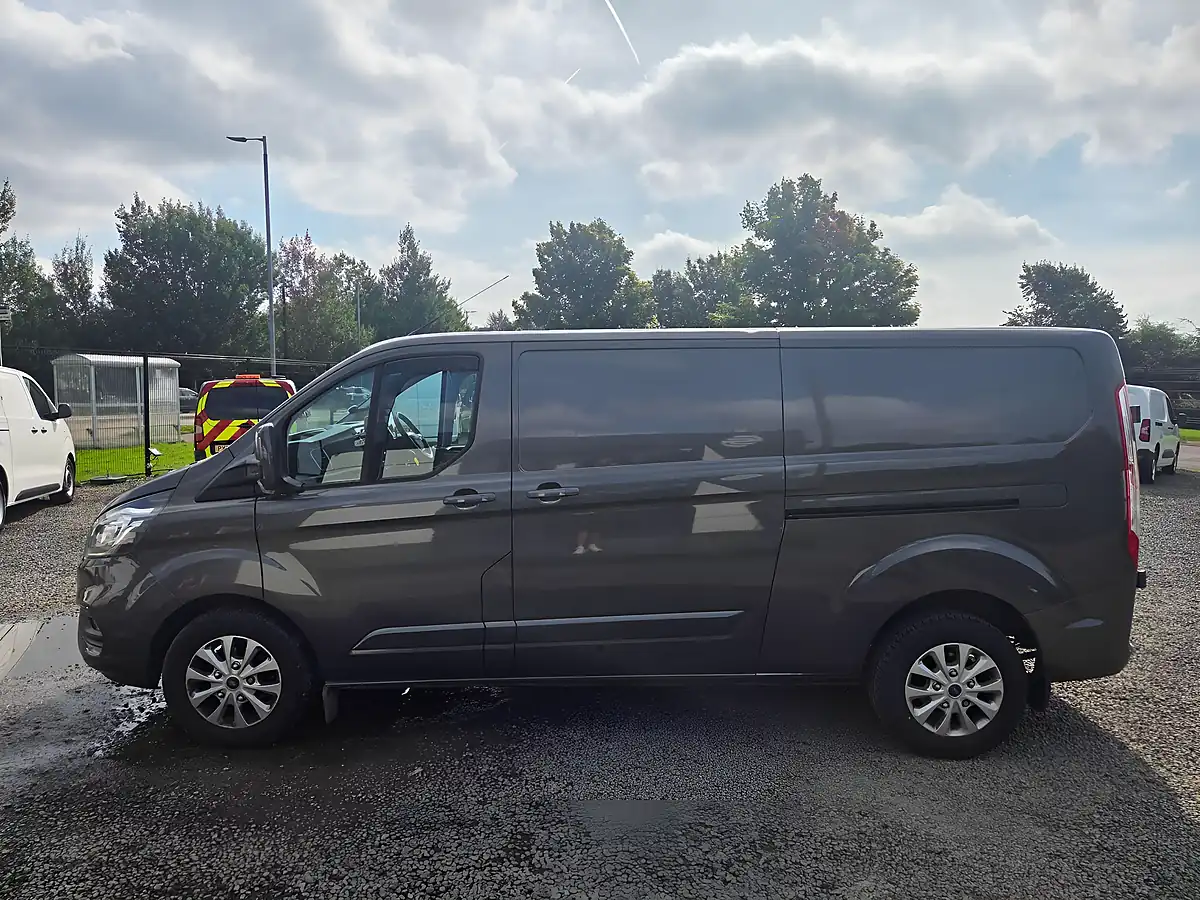 Used 2022 Ford Transit Custom Limited L2 H1 Grey - Interior and Exterior details 8