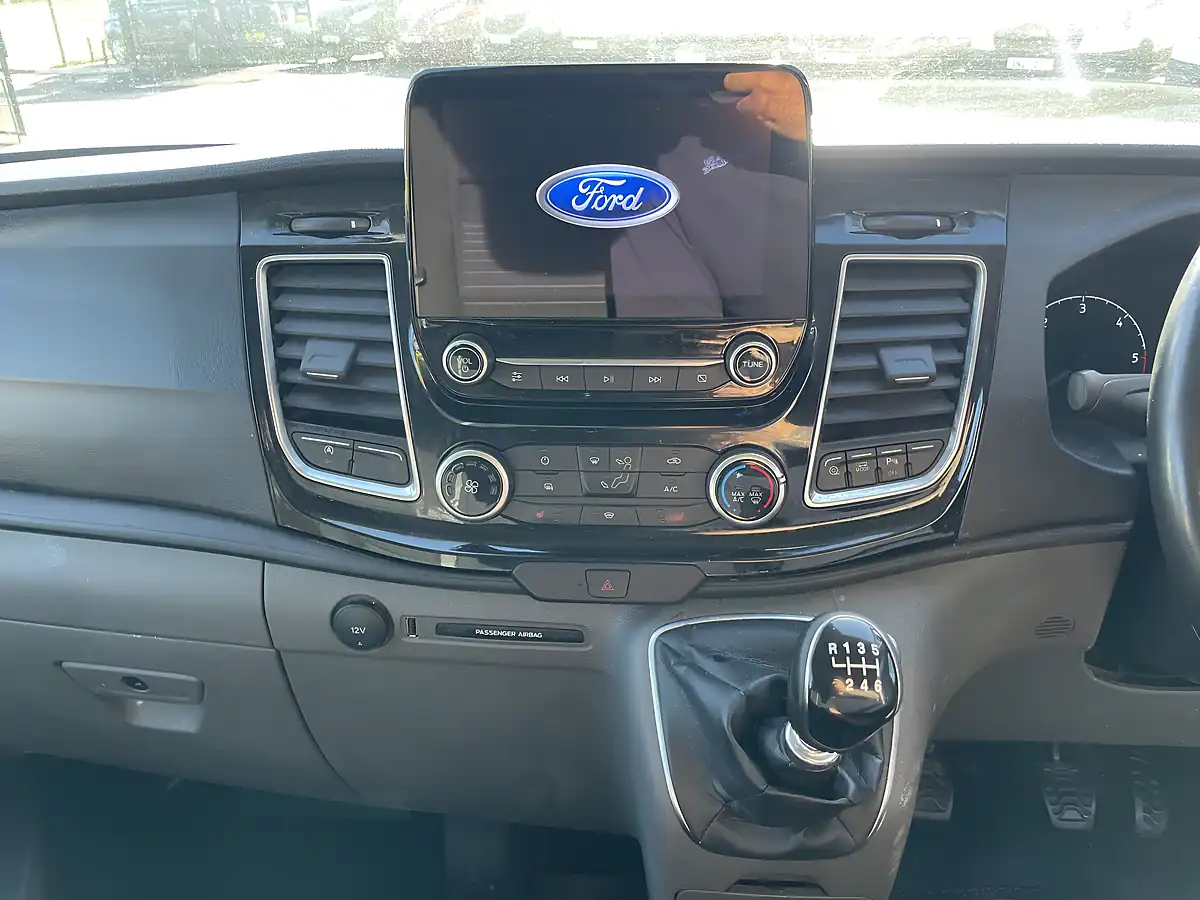 Used 2022 Ford Transit Custom Limited Lwb White - Interior and Exterior details 9