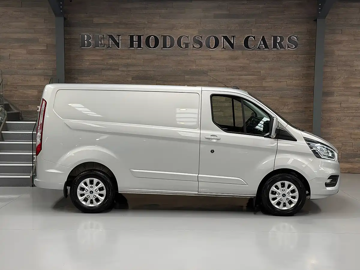 Used 2022 Ford Transit Custom Limited Moondust Silver - Interior and Exterior details 5