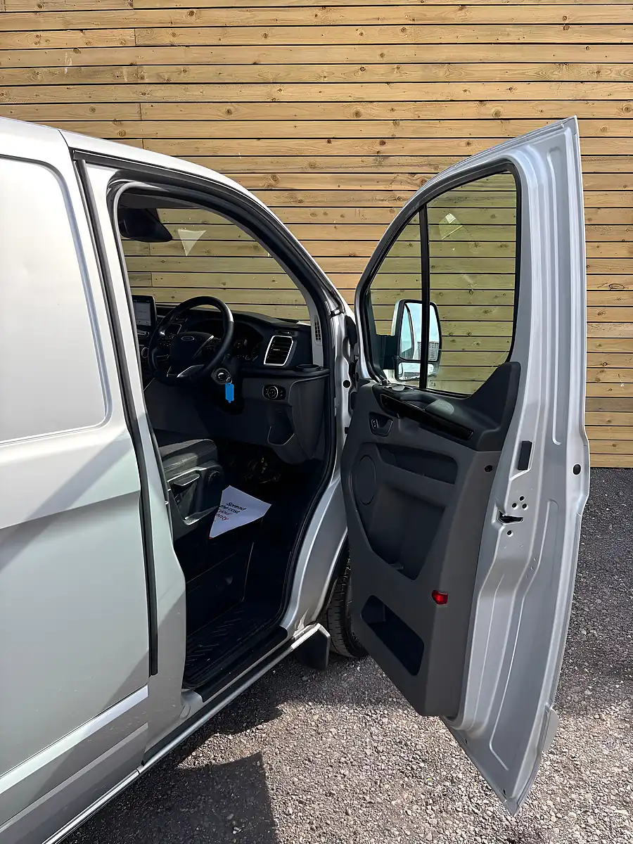 Used 2022 Ford Transit Custom Limited Moondust Silver - Interior and Exterior details 9