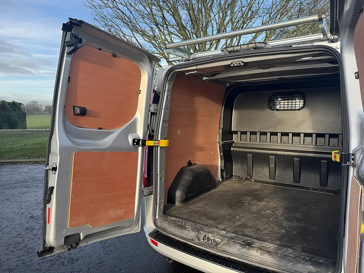 Used 2022 Ford Transit Custom Limited Moondust Silver - Interior and Exterior details 10