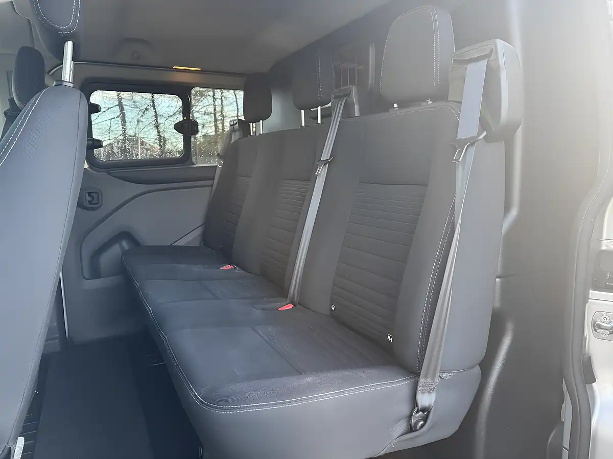 Used 2022 Ford Transit Custom Limited Moondust Silver - Interior and Exterior details 13