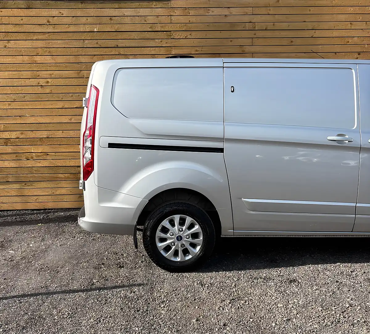 Used 2022 Ford Transit Custom Limited Moondust Silver - Interior and Exterior details 4