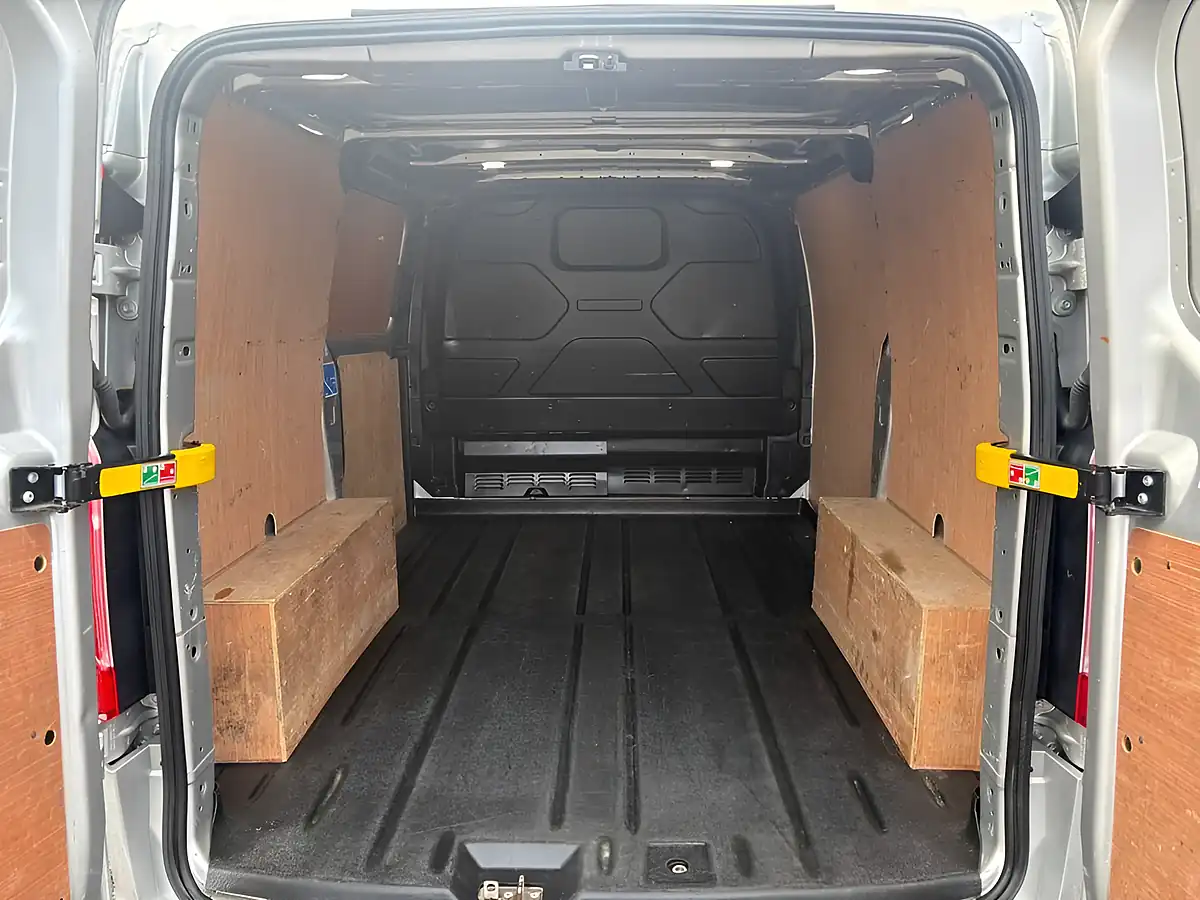 Used 2022 Ford Transit Custom Limited Moondust Silver - Interior and Exterior details 12