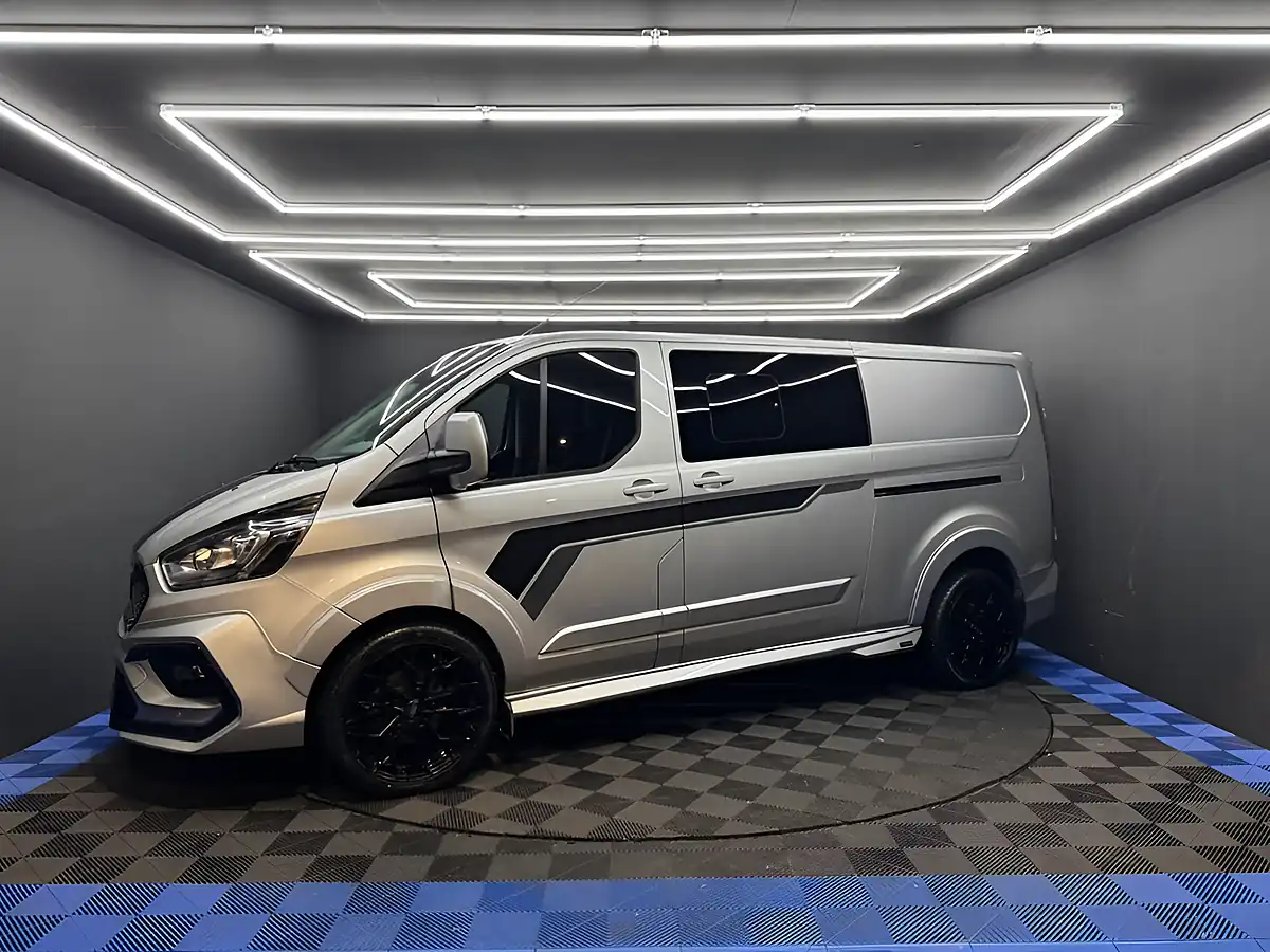Used 2022 Ford Transit Custom Limited Moondust Silver - Interior and Exterior details 11