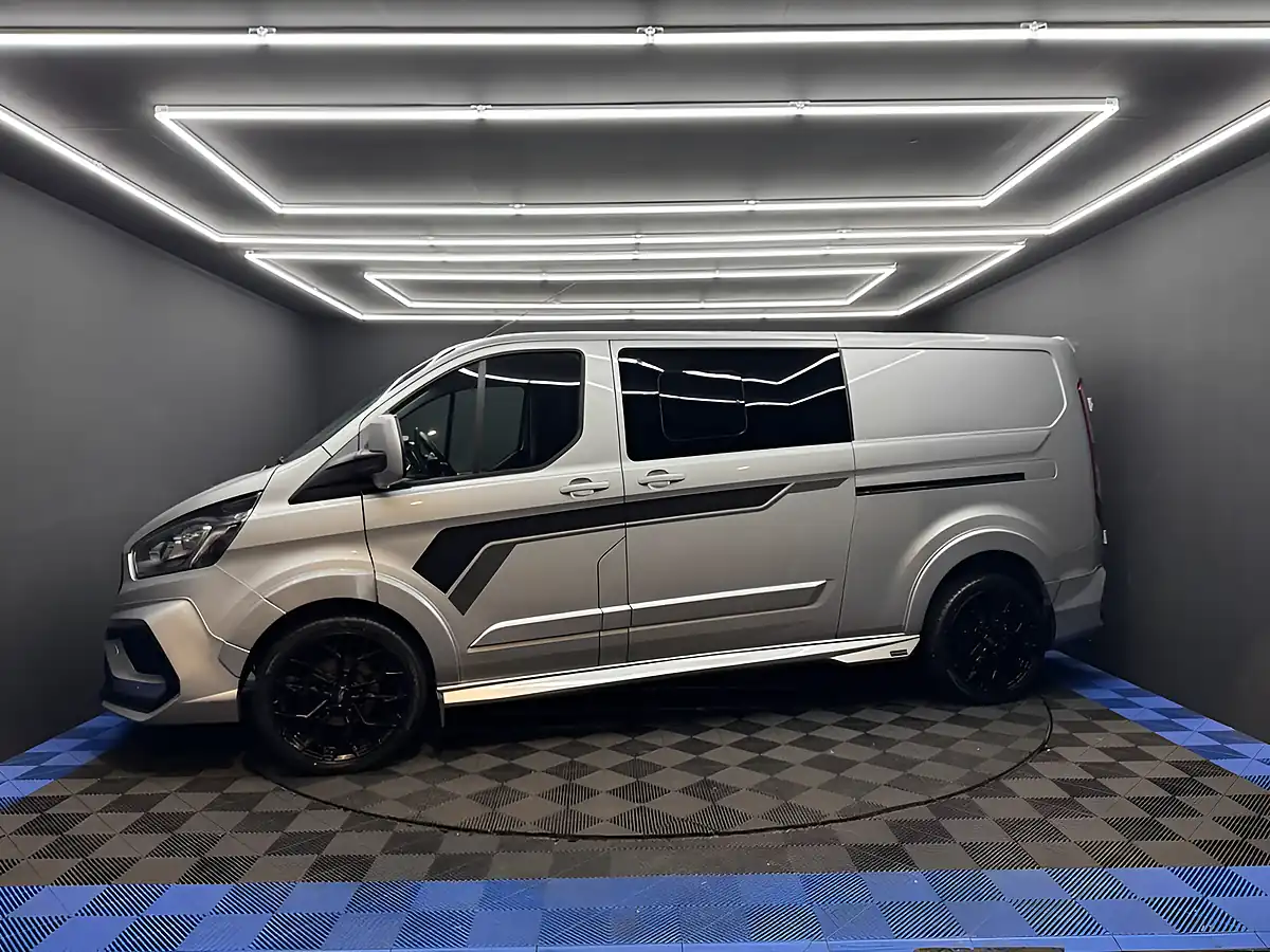 Used 2022 Ford Transit Custom Limited Moondust Silver - Interior and Exterior details 12