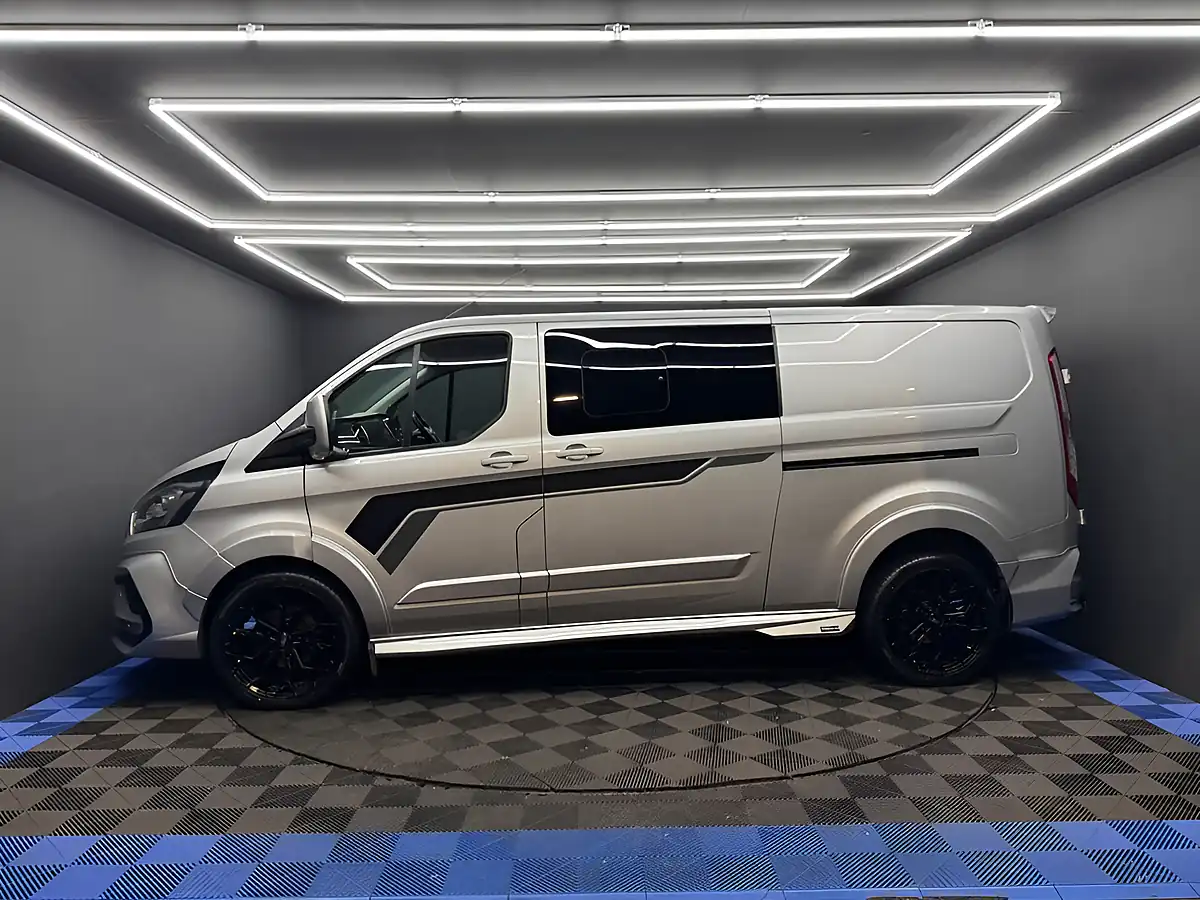 Used 2022 Ford Transit Custom Limited Moondust Silver - Interior and Exterior details 13