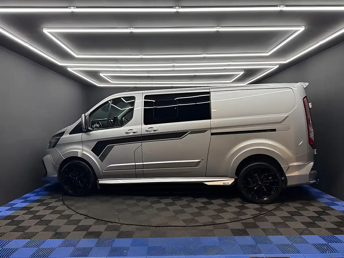 Used 2022 Ford Transit Custom Limited Moondust Silver - Interior and Exterior details 14