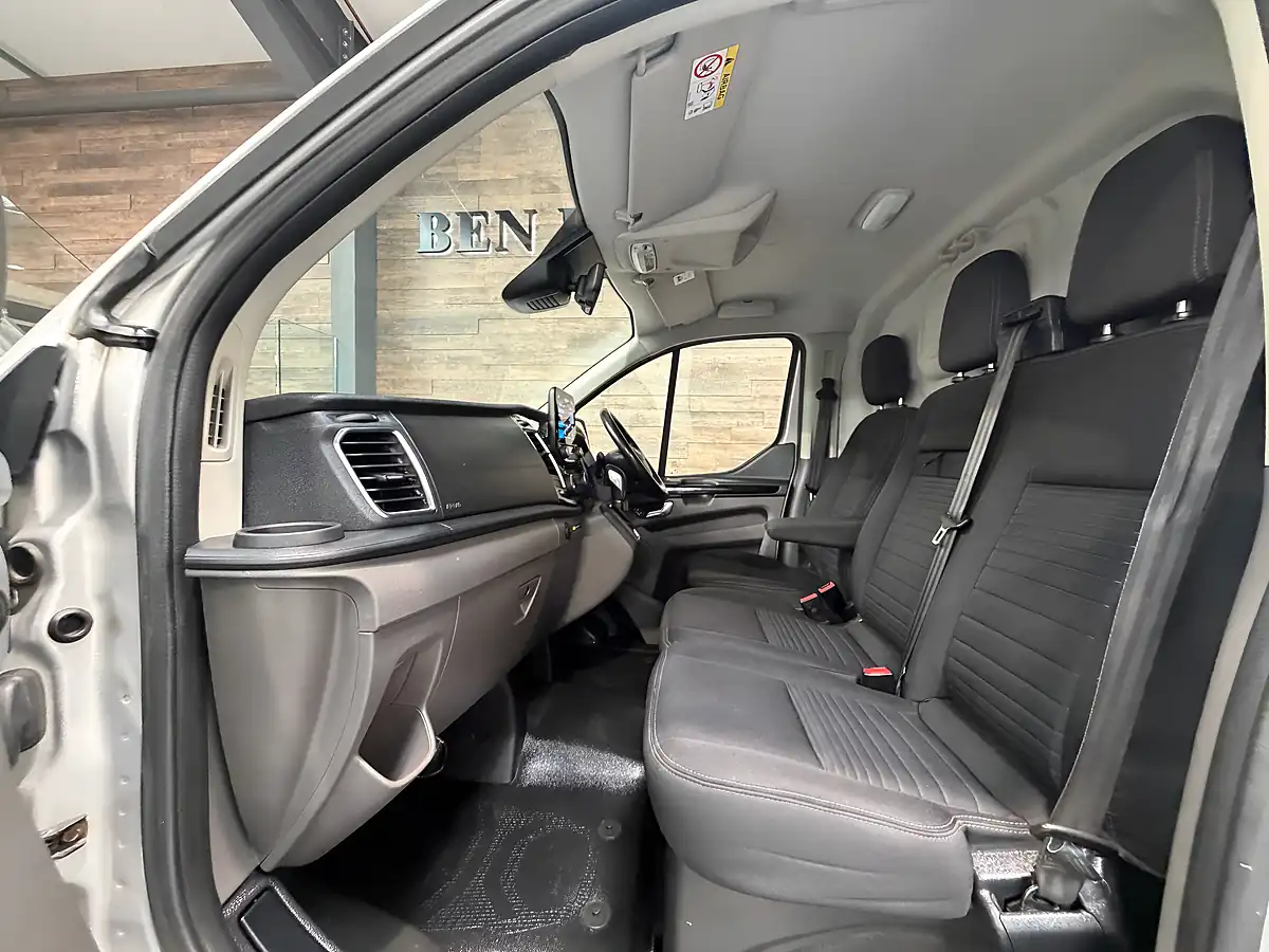 Used 2022 Ford Transit Custom Limited Moondust Silver - Interior and Exterior details 10