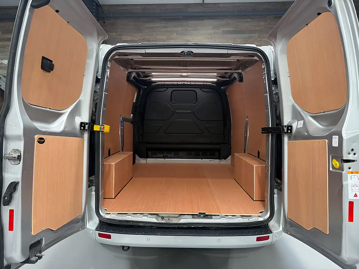Used 2022 Ford Transit Custom Limited Moondust Silver - Interior and Exterior details 12