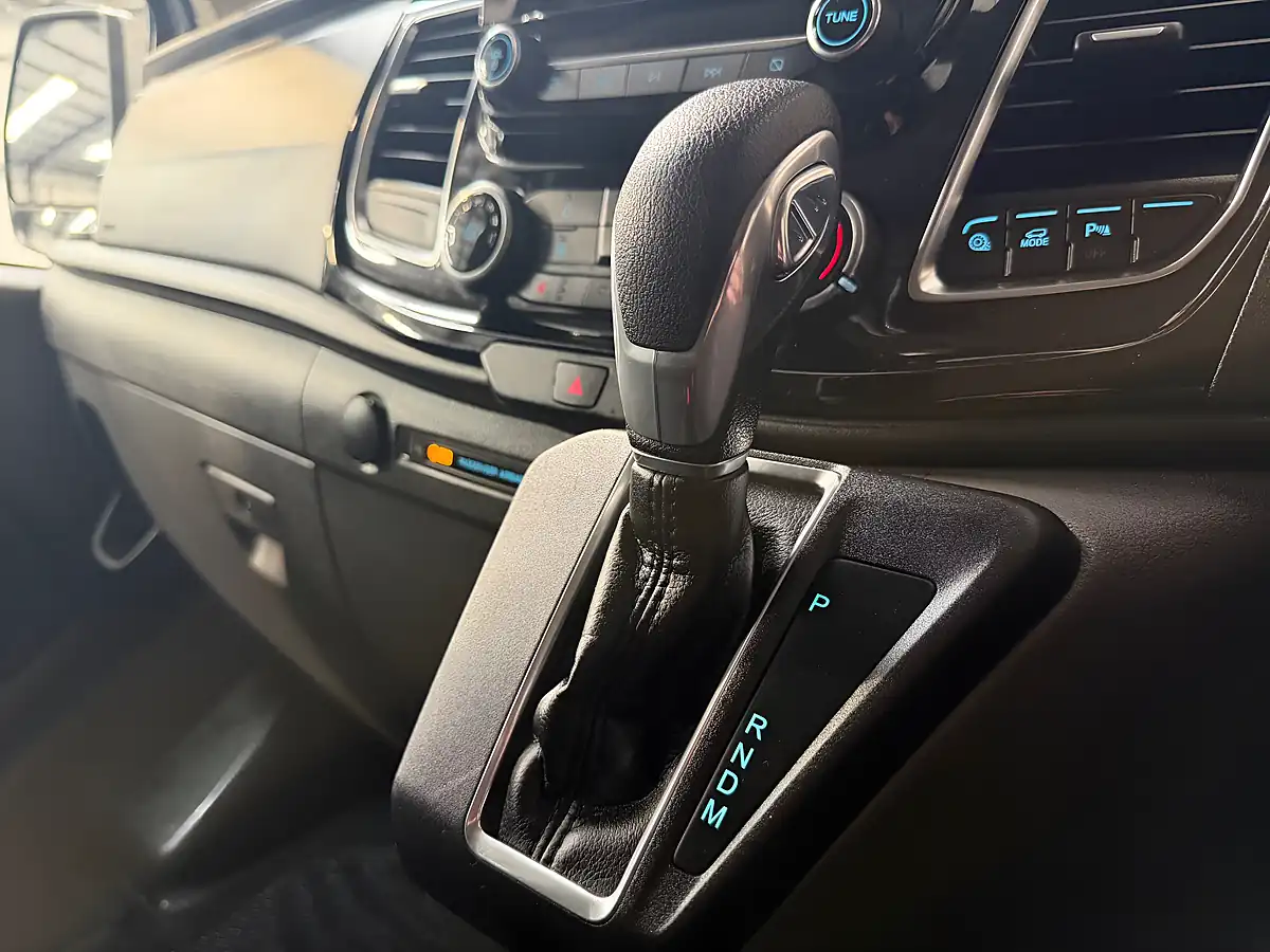Used 2022 Ford Transit Custom Limited Moondust Silver - Interior and Exterior details 17