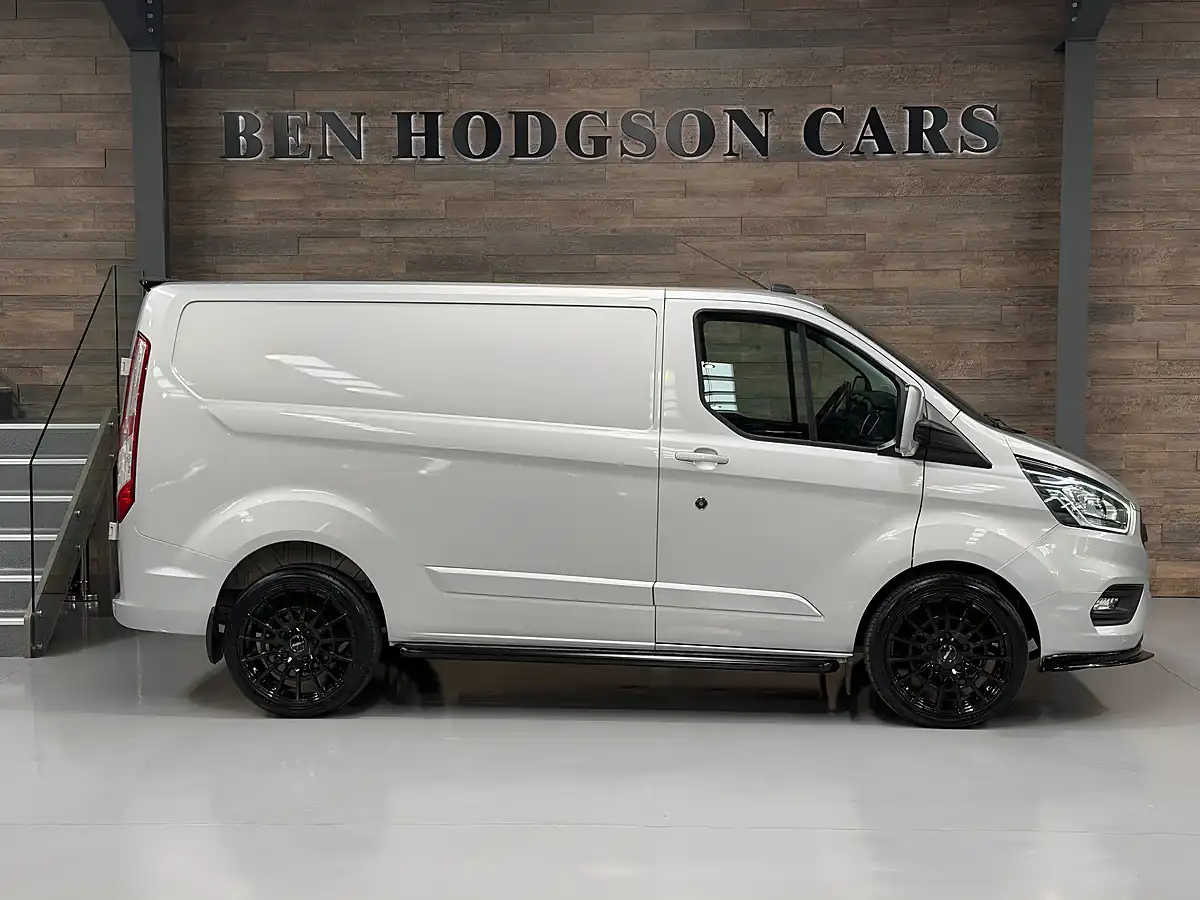 Used 2022 Ford Transit Custom Limited Moondust Silver - Interior and Exterior details 5