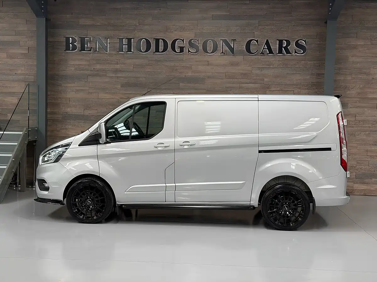 Used 2022 Ford Transit Custom Limited Moondust Silver - Interior and Exterior details 6