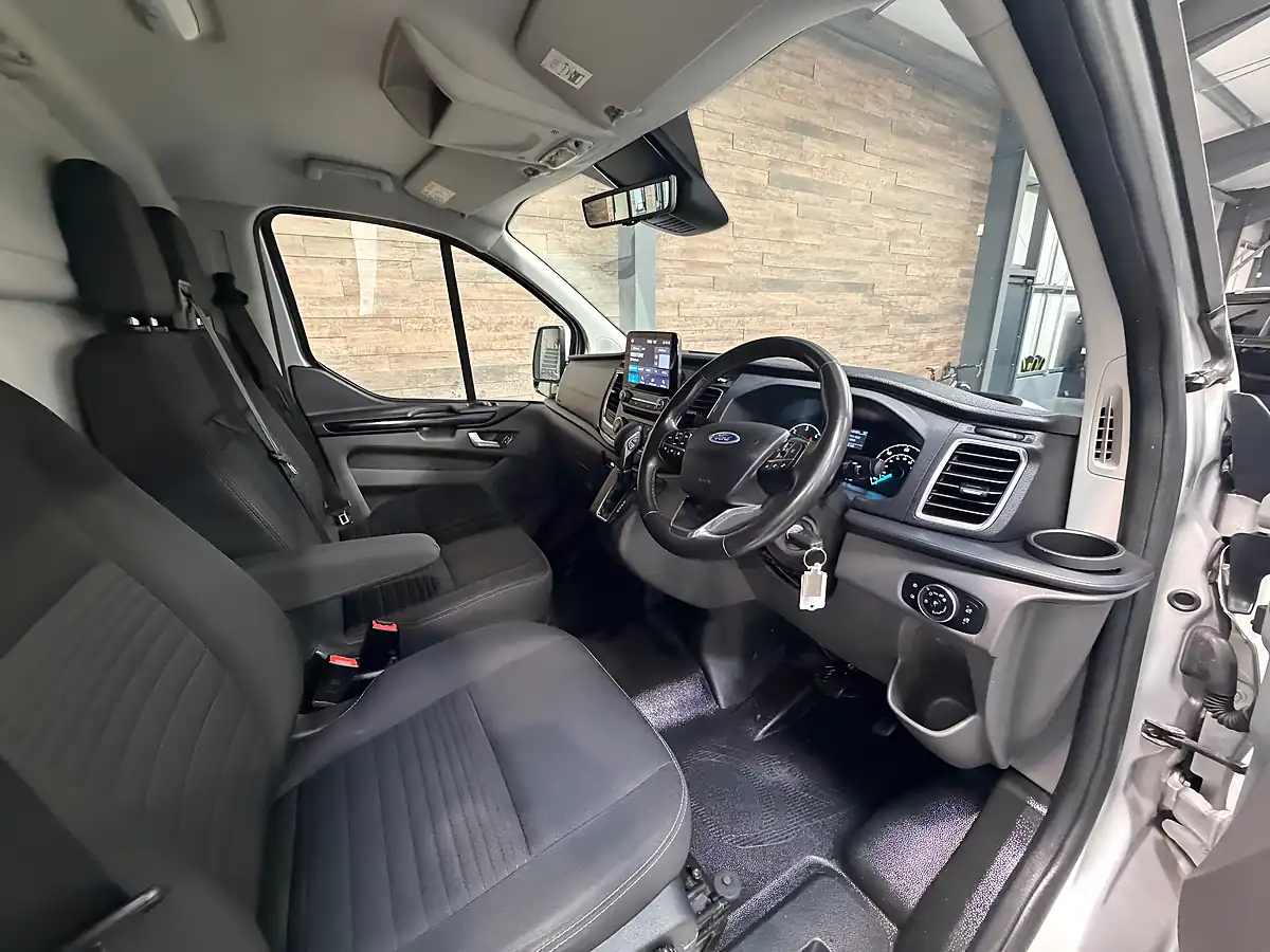 Used 2022 Ford Transit Custom Limited Moondust Silver - Interior and Exterior details 7
